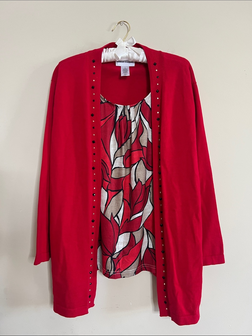 🍃🍁🪾Alfred Dunner Red Beaded Open Cardigan with Floral Print